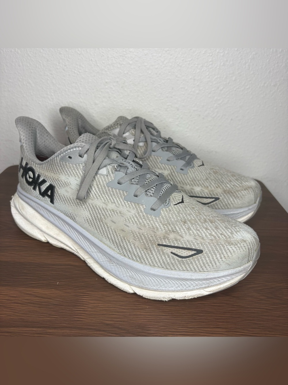 Size 10.5 D Men’s Hoka One One Clifton 9 Harbor Mist/Black